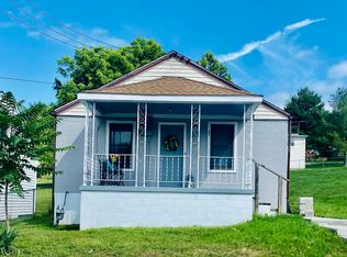 615 D St, Staunton, VA 24401