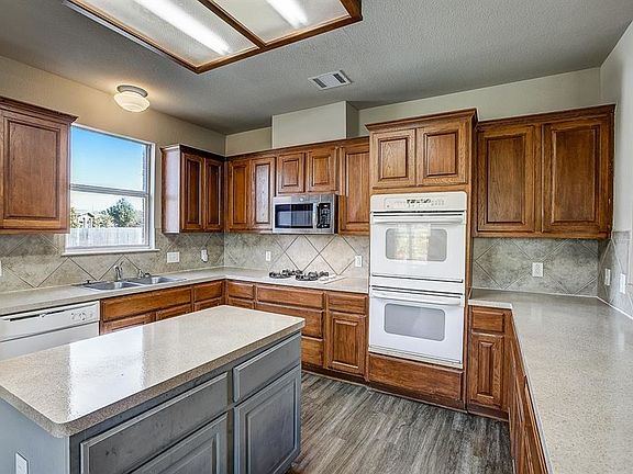 2nd image of 20316 Wayzata Ct