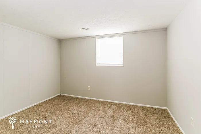 2637 Sherborne Cres — Photo 9