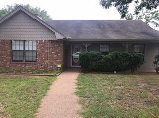 105 Bonham Dr, Hewitt, TX 76643