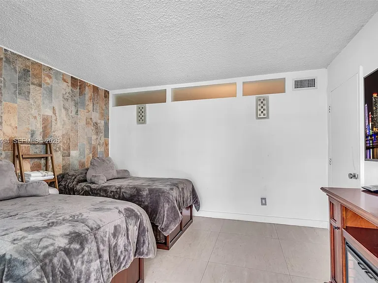 5401 Collins Ave #813 — Photo 13