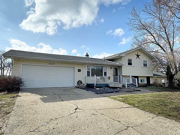 3rd image of 53157 Brookfield Dr