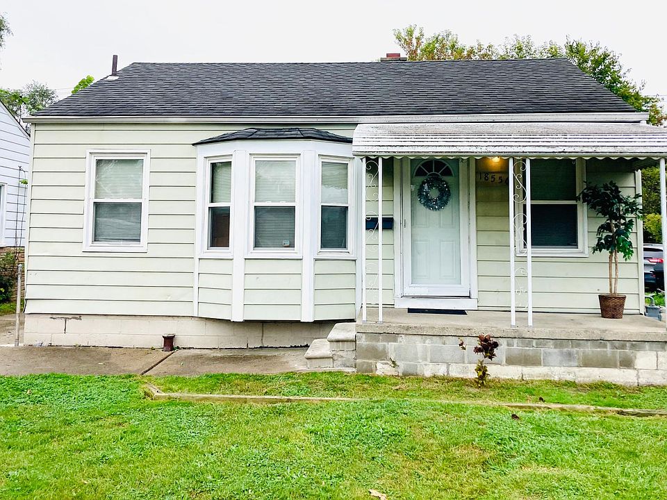 1st image of 18556 Roscommon St