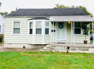 18556 Roscommon St, Harper Woods, MI 48225