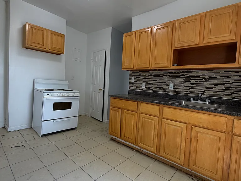 67 Van Cortlandt Park Ave #3L — Photo 7
