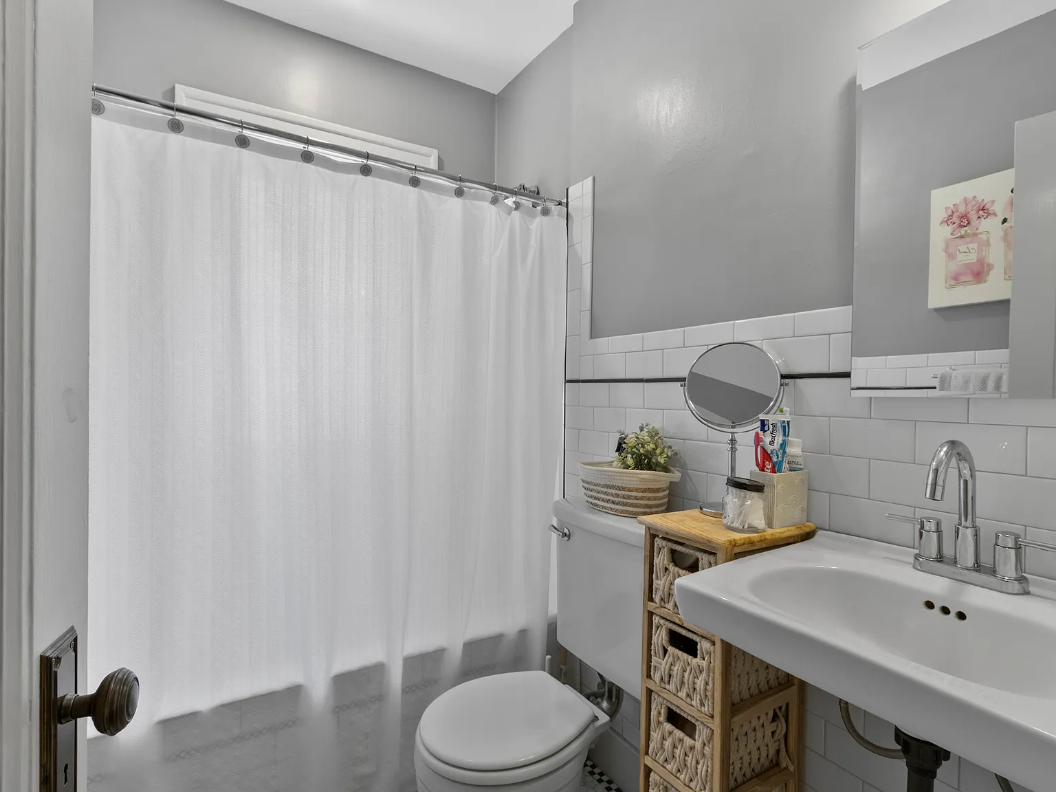 2 bed, 970 sqft, $2,100 — Photo 4