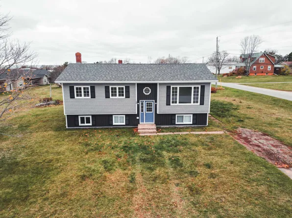 1 Anniversary Ave, Souris, PE C0A 2B0