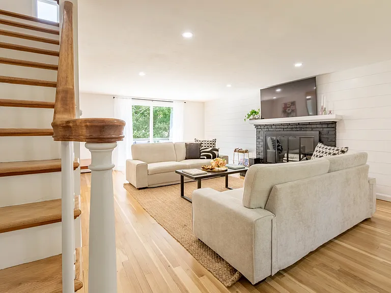 549 S Orleans Rd — Photo 19