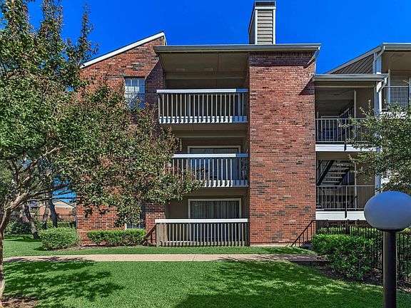 4th image of 10911 Woodmeadow Pkwy #808
