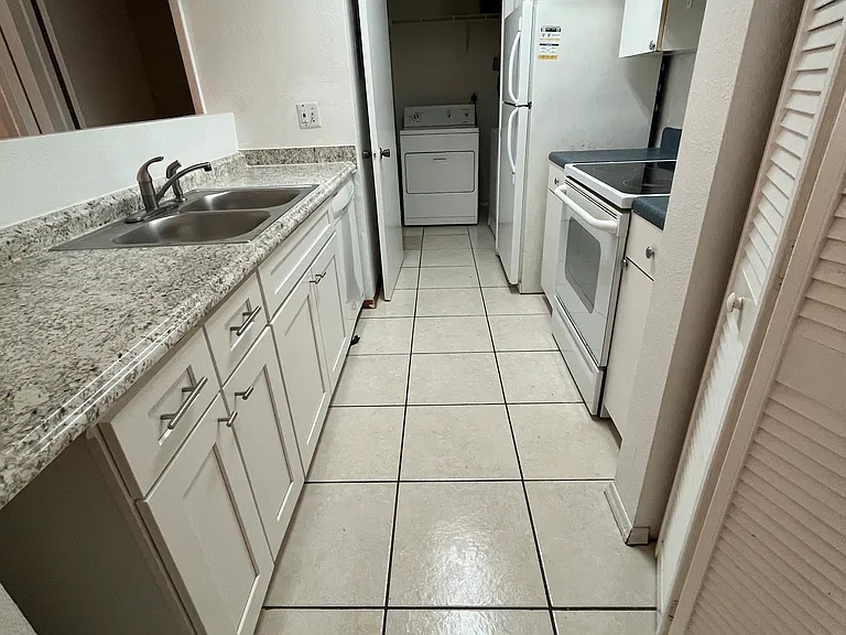 3004 Parkway Blvd #106 — Photo 4