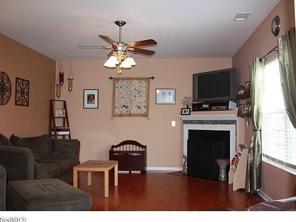 3rd image of 5207 Woodhollow Dr