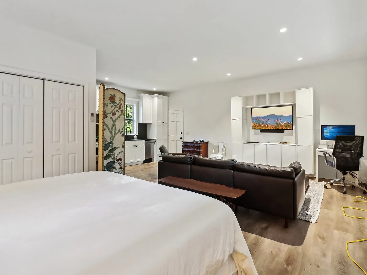 Studio, 750 sqft, $1,449 — Photo 3
