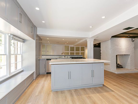 5th image of 1437 Old Northern Blvd #3