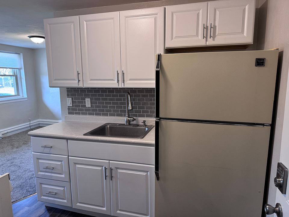 New Cabinets, counter and tile backsplash
