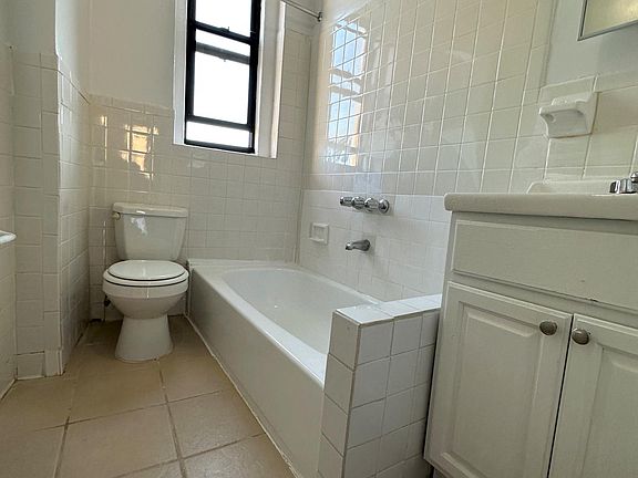 3rd image of 2980 Goulden Ave