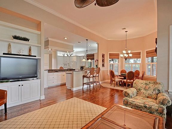 4th image of 885 Wood Haven Ln SW