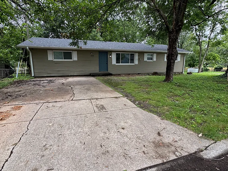 2230 N Aline Ave — Photo 25