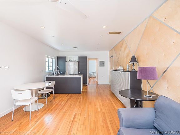 3rd image of 920 Euclid Ave APT 7