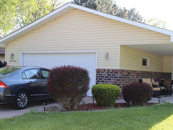 2nd image of 1212 S Emory Ave