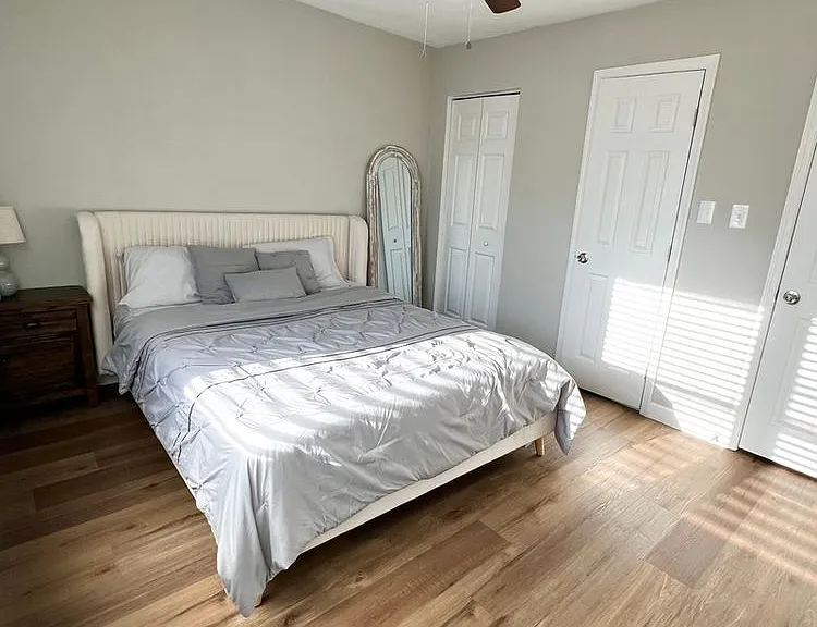 908 Serf Ct — Photo 23