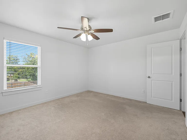 422 N Elliott St — Photo 14