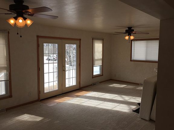3rd image of 811 Lincoln Ave