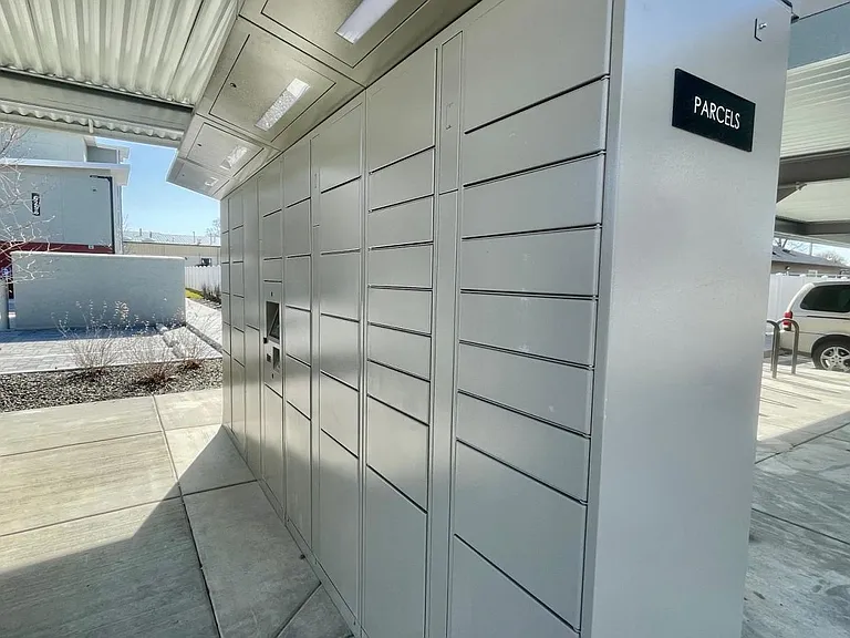 The Edge at State Apartments & Townhomes — Photo 1