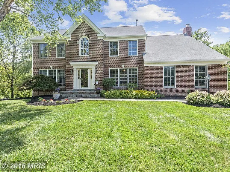 17533 Applewood Ln — Photo 1