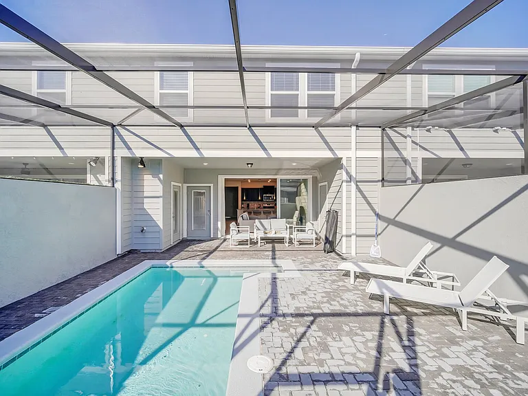 Lana Ave — Photo 26