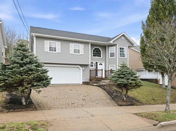 15 Feller Ct, Halifax, NS B4E 3M4