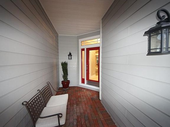 2nd image of 2853 Bayshore Trails Dr