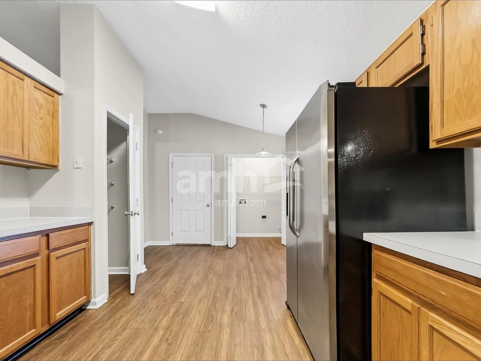 3 bed, 2.0 bath, 1589 sqft, $2,030 — Photo 3