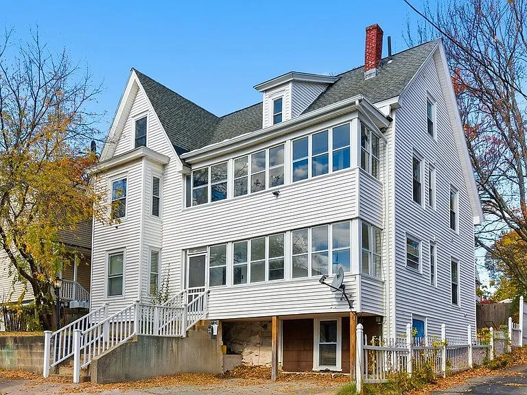 440 Laurel St — Photo 1