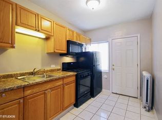 1338 W Argyle, Chicago, IL 60640