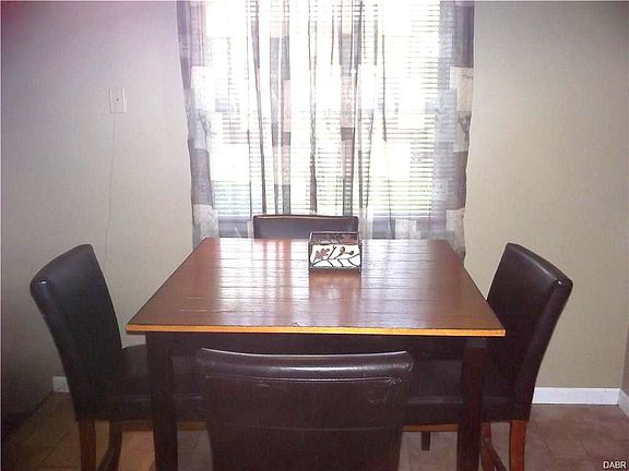 5th image of 270 Cedar Dr