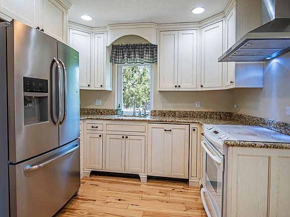 2nd image of 5064 SE Jerry Dr