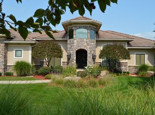 6617 Scenic Ridge Ct, Johnston, IA 50131