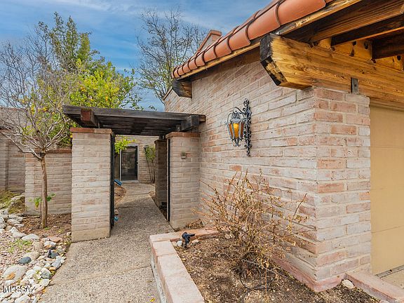 2nd image of 8575 N Calle Tioga