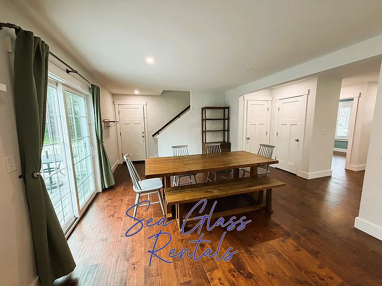 Beacon Dr — Photo 9
