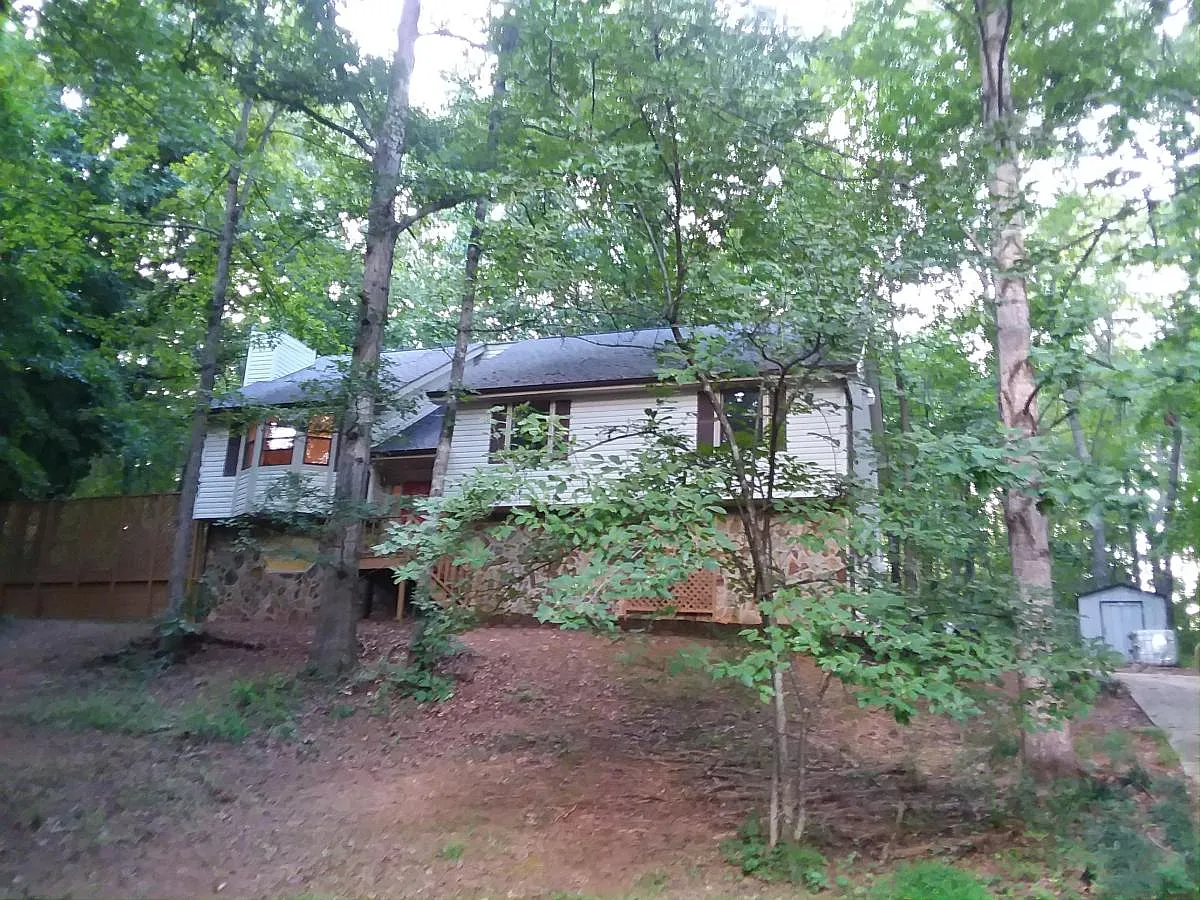 3 bed, 1526 sqft, $1,900 — Photo 3