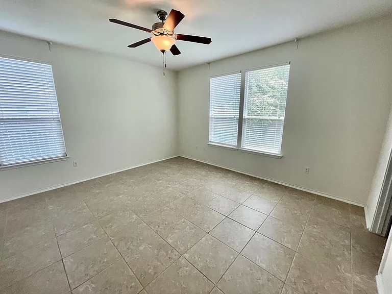 413 Hunters Hill Dr — Photo 19