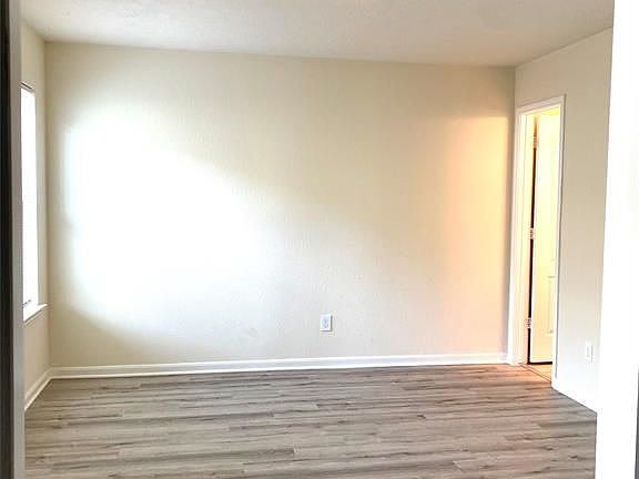4th image of 2619 White Bluff Ln