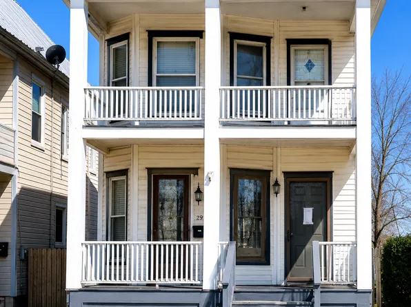 217 1/2 W Homer St, Freeport, IL