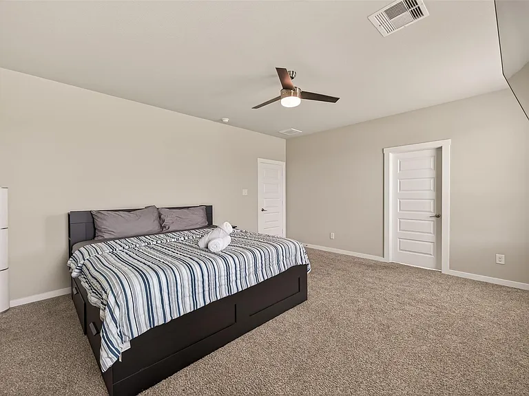 28419 Hazel Trl — Photo 32