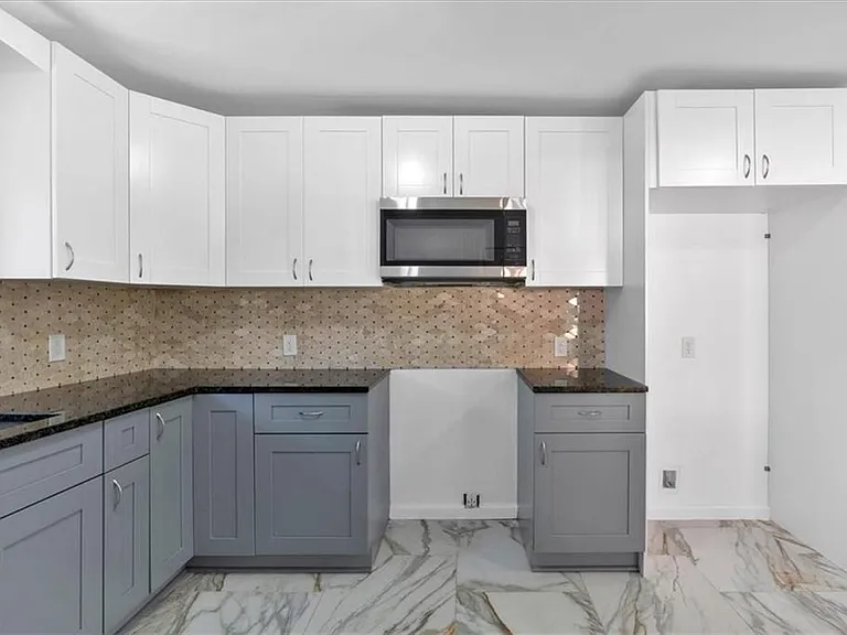 2142 Cloverdale Dr — Photo 40