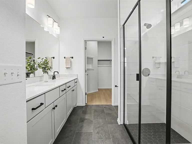 310 Livewater Ln — Photo 10