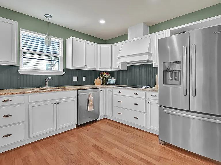 804 Cloverview Dr — Photo 12