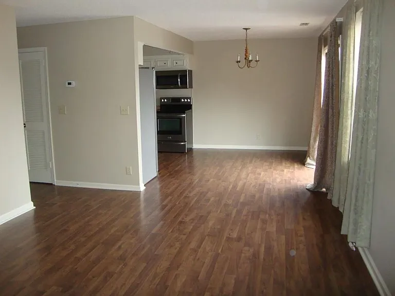 5864 Brentwood Trce — Photo 6