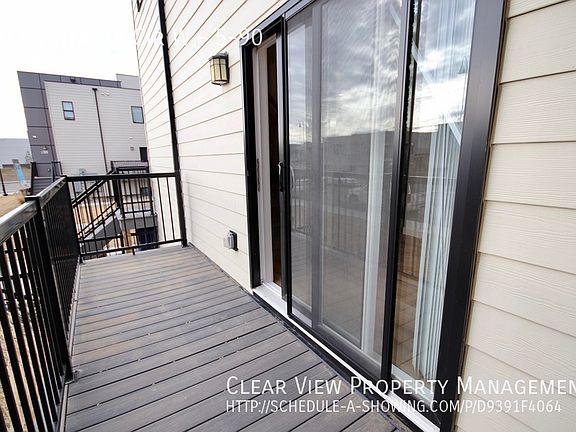 3rd image of 90 Aquitania Cir W #5