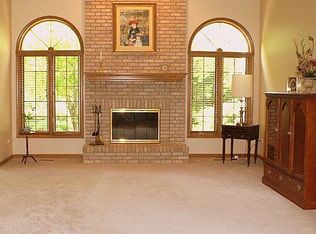 2414 Collegewood Ct, Lisle, IL 60532